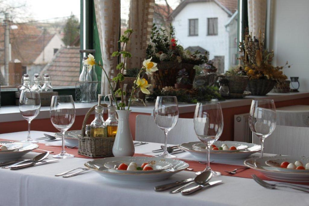 Hotel Vinohrad Milotice Екстер'єр фото