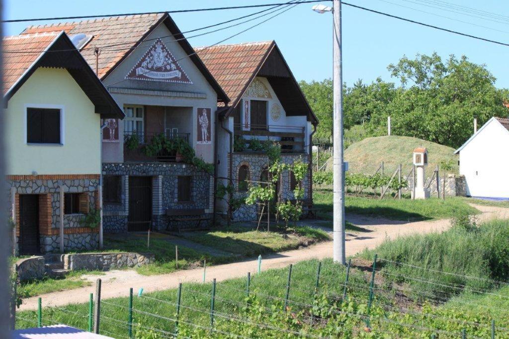 Hotel Vinohrad Milotice Екстер'єр фото