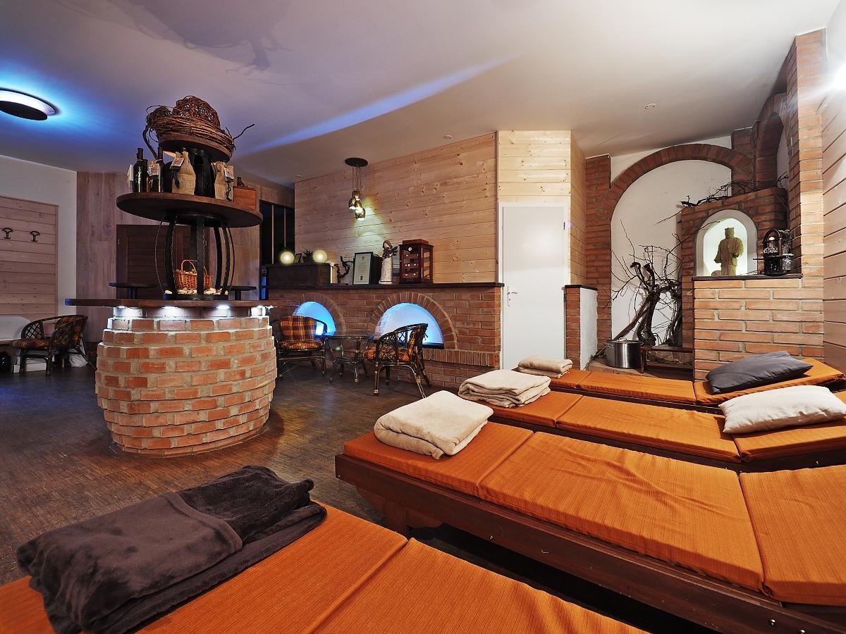 Hotel Vinohrad Milotice Екстер'єр фото